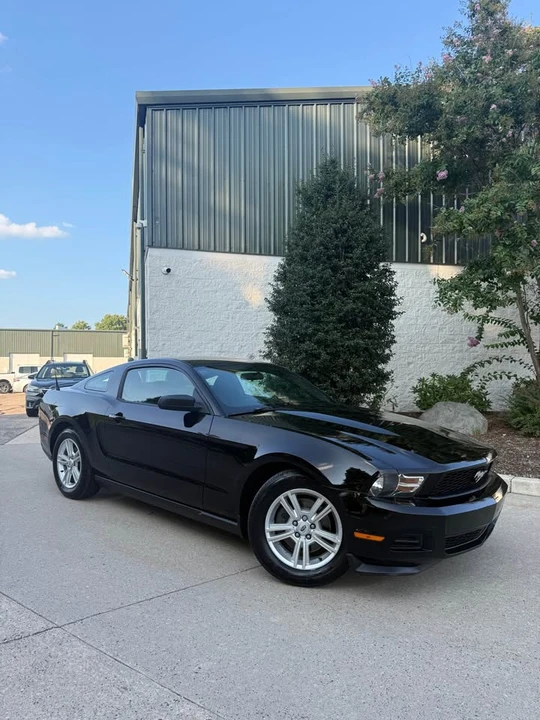 2011 Ford S197 Mustang - Image 2 of 20