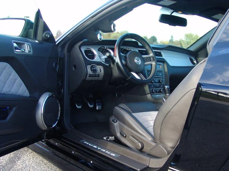 2011 Ford S197 Mustang - Image 5 of 6
