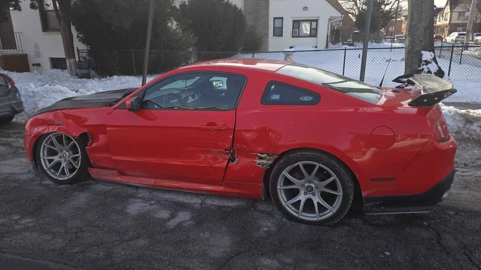 2011 Ford S197 Mustang - Image 2 of 6