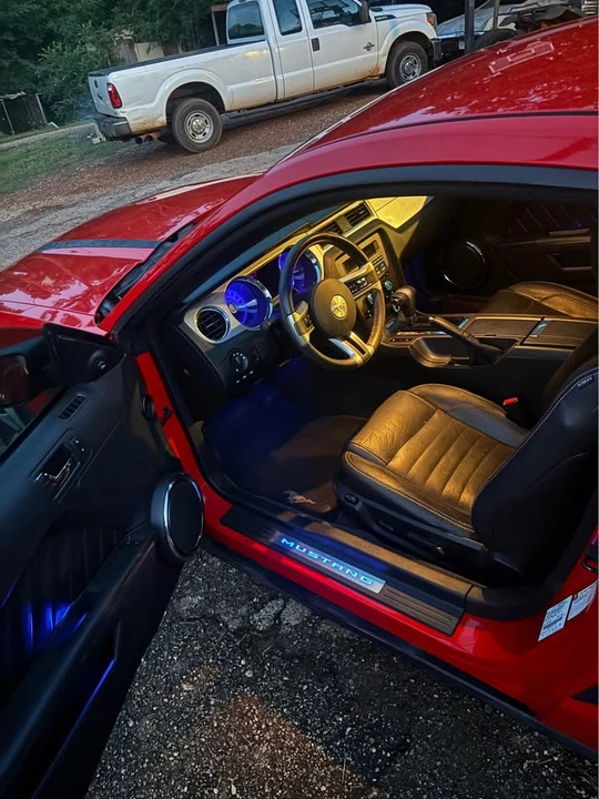 2011 Ford S197 Mustang - Image 12 of 14