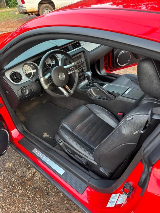 2011 Ford S197 Mustang - Image 8 of 14