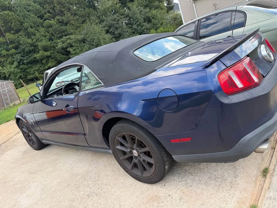 2011 Ford S197 Mustang - Image 2 of 6