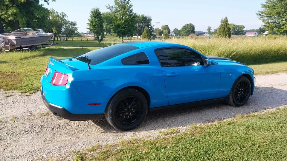 2011 Ford S197 Mustang - Image 2 of 9