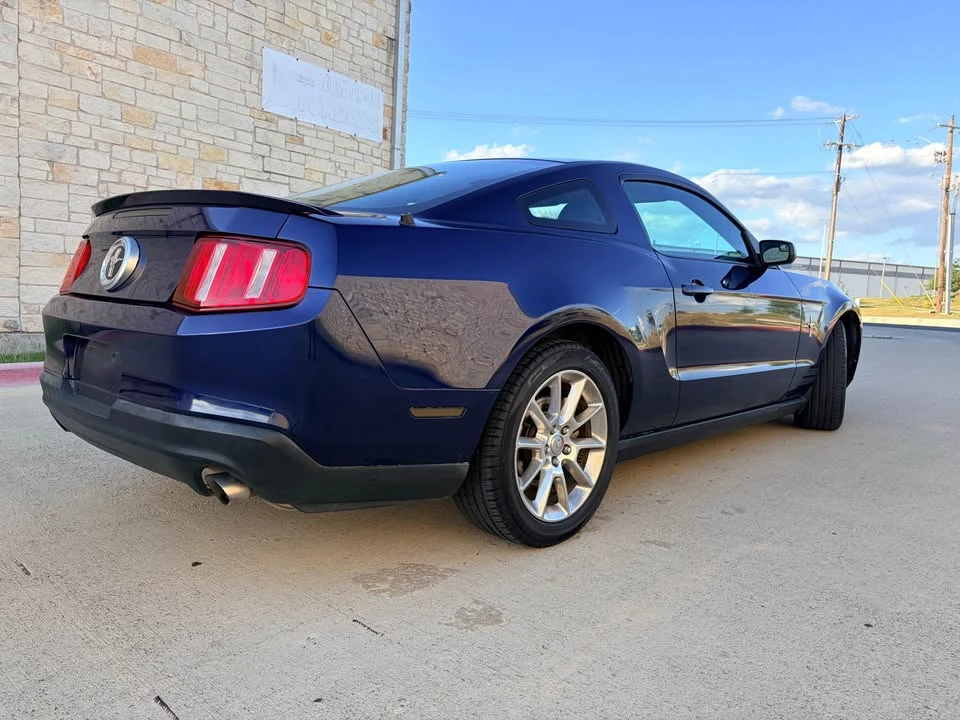 2011 Ford S197 Mustang - Image 2 of 11