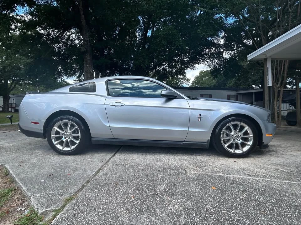 2011 Ford S197 Mustang - Image 2 of 10