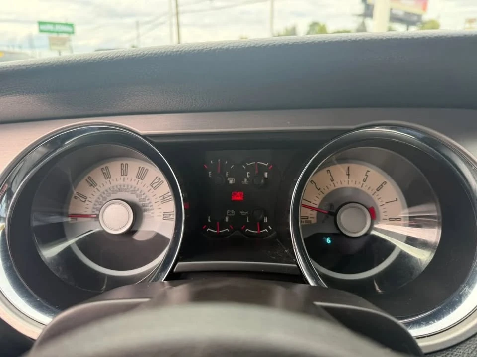2011 Ford S197 Mustang - Image 15 of 19