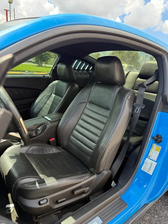 2011 Ford S197 Mustang - Image 8 of 10