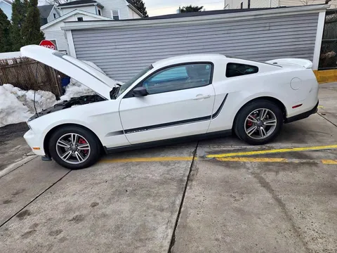 2011 Ford Mustang Premium Fastback