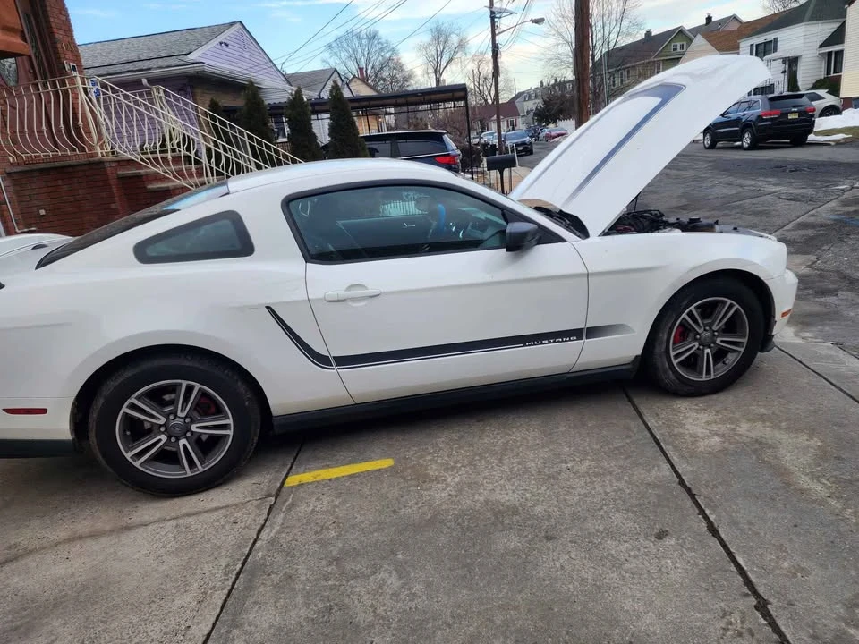 2011 Ford S197 Mustang - Image 2 of 6