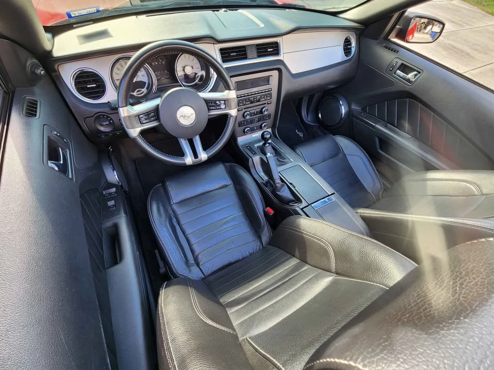 2011 Ford S197 Mustang - Image 9 of 11