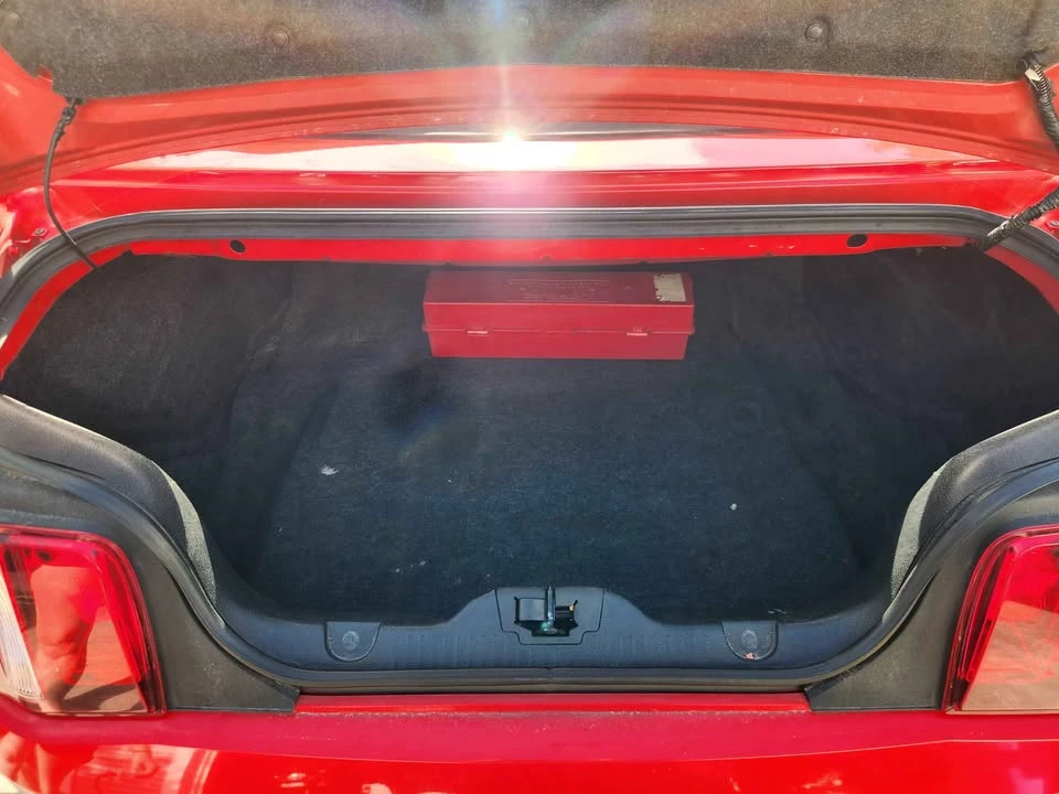 2011 Ford S197 Mustang - Image 8 of 11