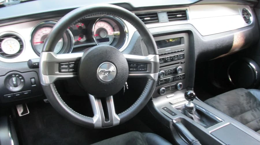 2011 Ford S197 Mustang - Image 4 of 12