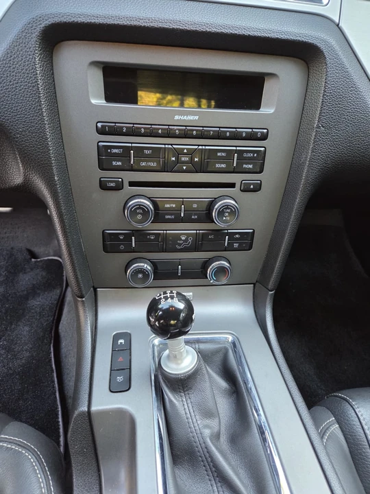 2011 Ford S197 Mustang - Image 20 of 31