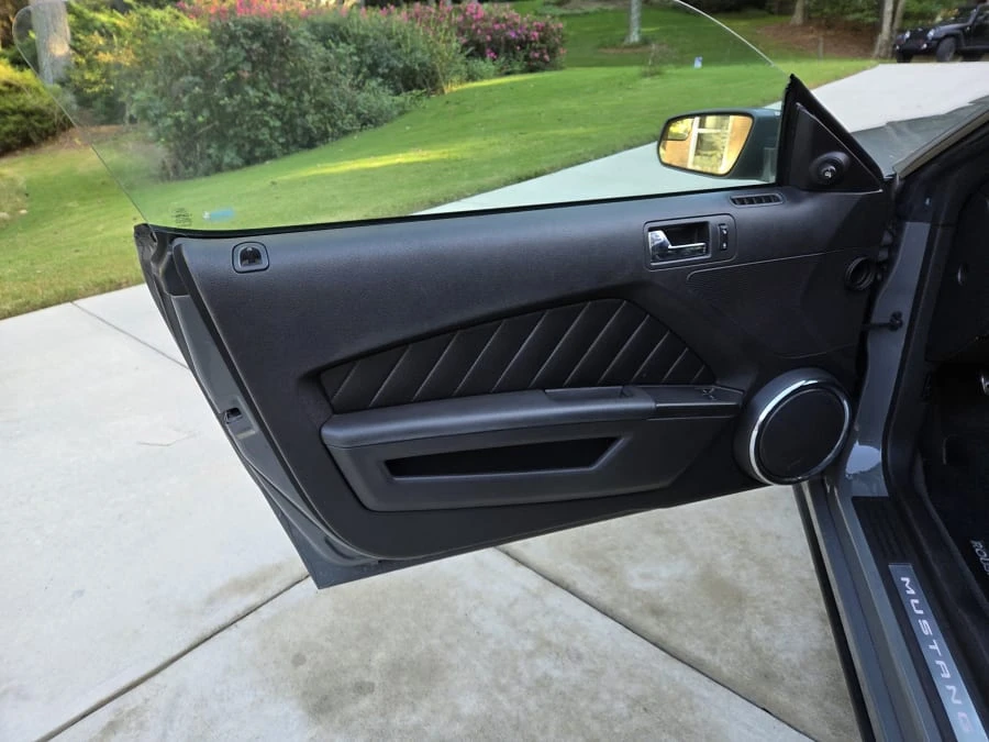 2011 Ford S197 Mustang - Image 18 of 31