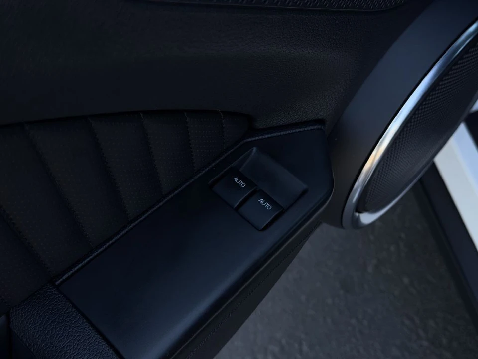 2011 Ford S197 Mustang - Image 26 of 31