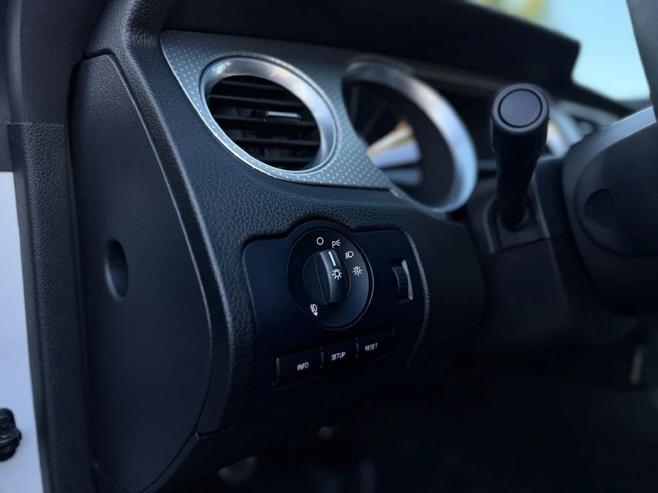 2011 Ford S197 Mustang - Image 25 of 31