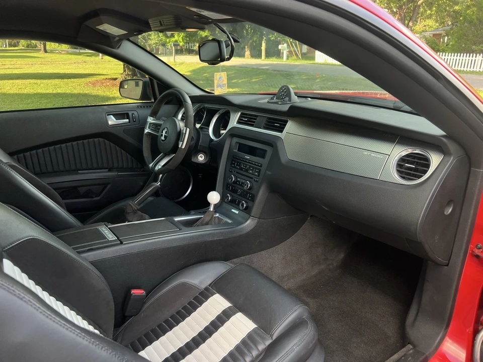2011 Ford S197 Mustang - Image 9 of 13