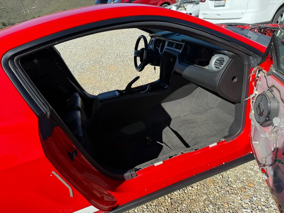 2011 Ford S197 Mustang - Image 7 of 31