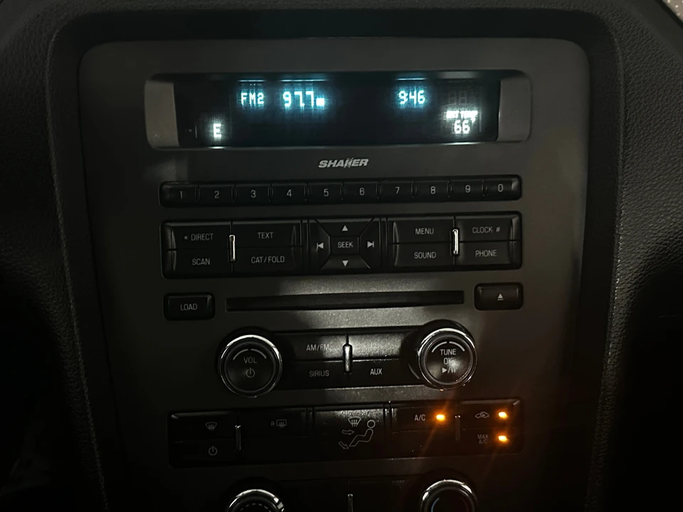 2011 Ford S197 Mustang - Image 10 of 31