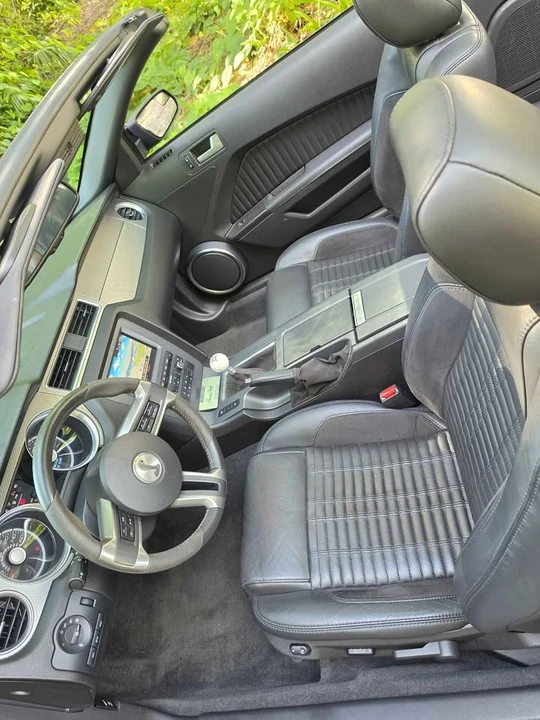 2011 Ford S197 Mustang - Image 15 of 20