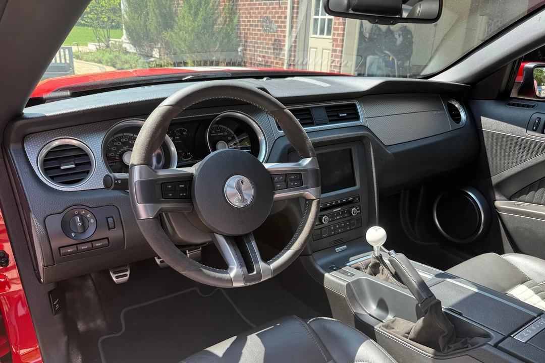 2011 Ford S197 Mustang - Image 25 of 31