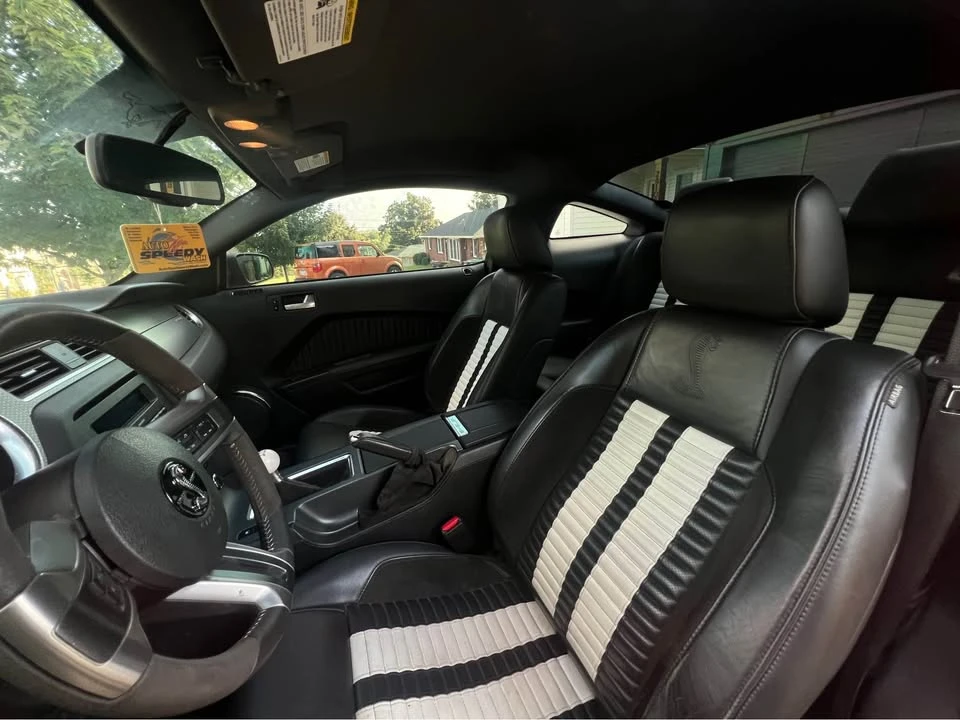 2011 Ford S197 Mustang - Image 6 of 10