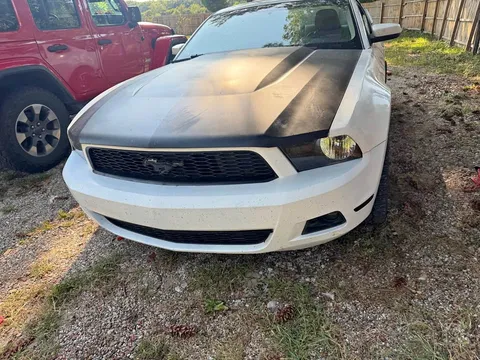 2011 Ford Mustang T