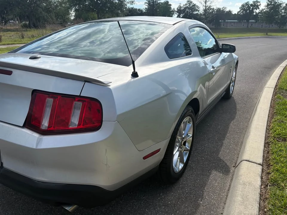 2011 Ford S197 Mustang - Image 11 of 13
