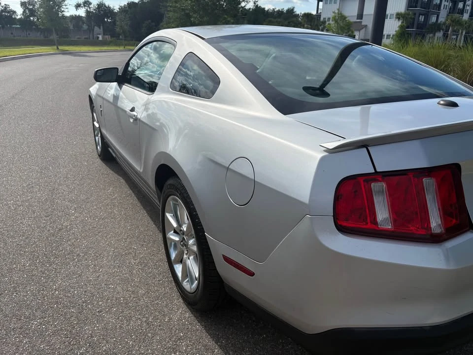 2011 Ford S197 Mustang - Image 9 of 13