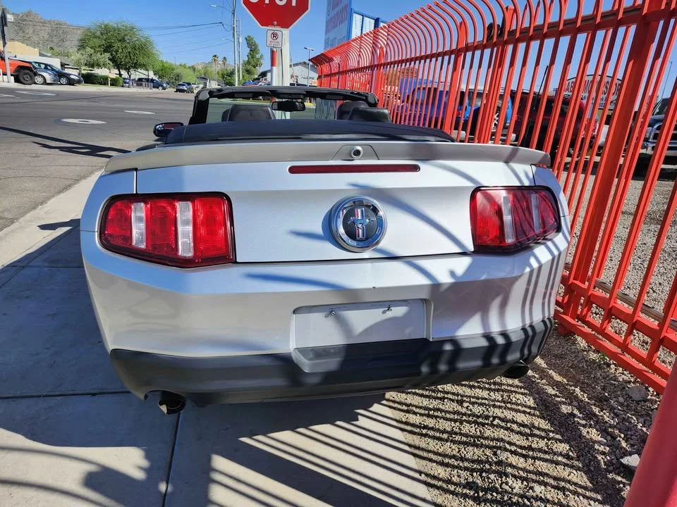 2011 Ford S197 Mustang - Image 2 of 11