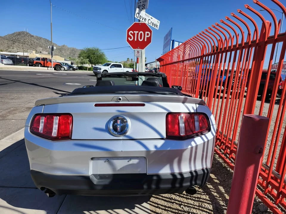2011 Ford S197 Mustang - Image 8 of 11