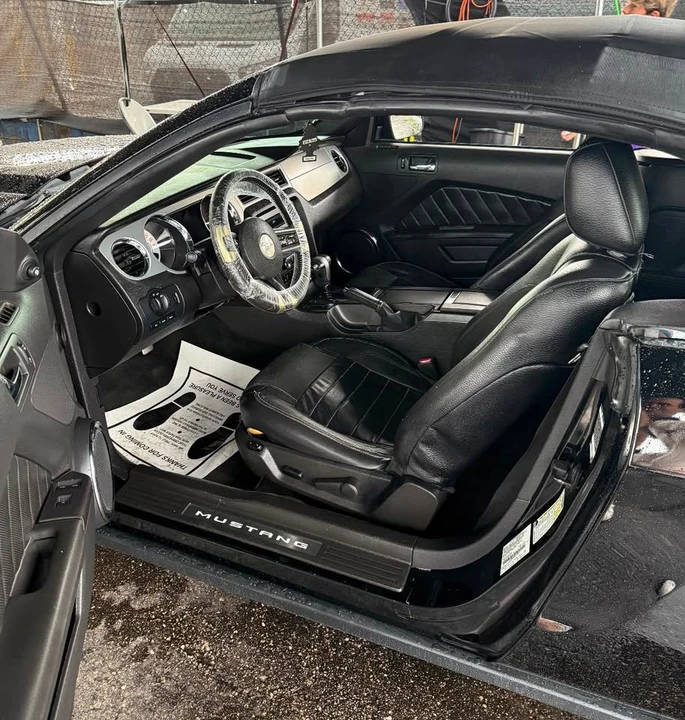 2011 Ford S197 Mustang - Image 6 of 10