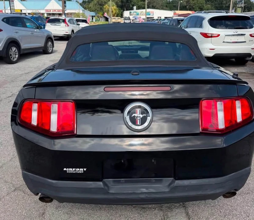 2011 Ford S197 Mustang - Image 5 of 10