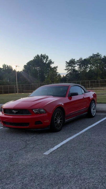 2011 Ford S197 Mustang - Image 2 of 4