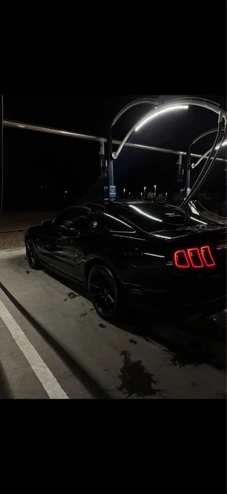 2011 Ford S197 Mustang - Image 2 of 4