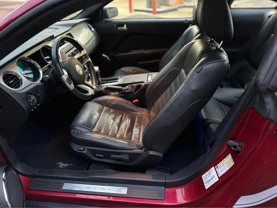 2011 Ford S197 Mustang - Image 5 of 10