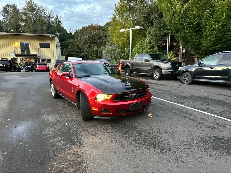 2011 Ford S197 Mustang - Image 2 of 10