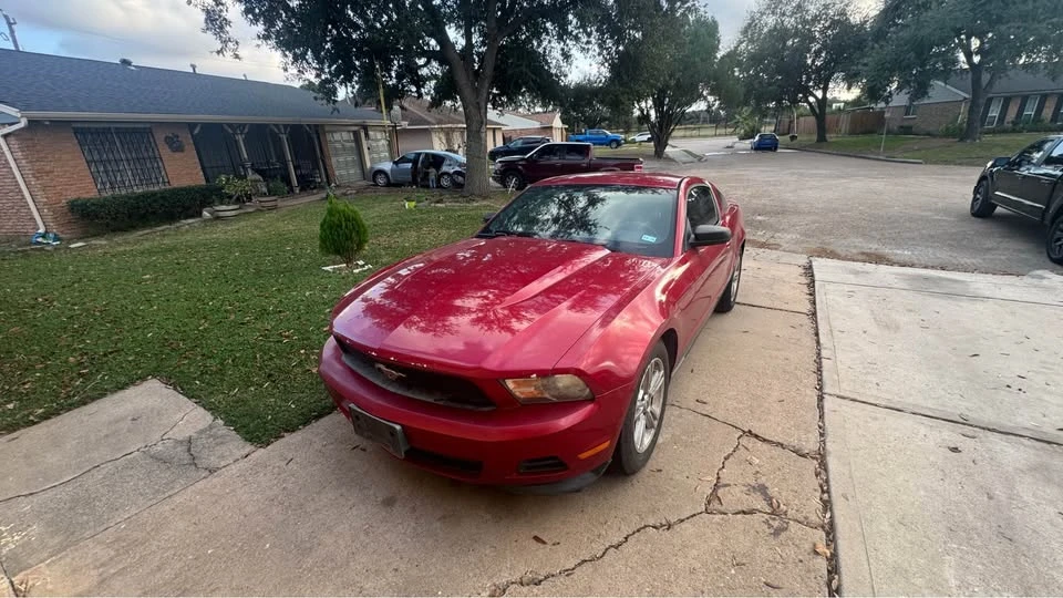 2011 Ford S197 Mustang - Image 3 of 6