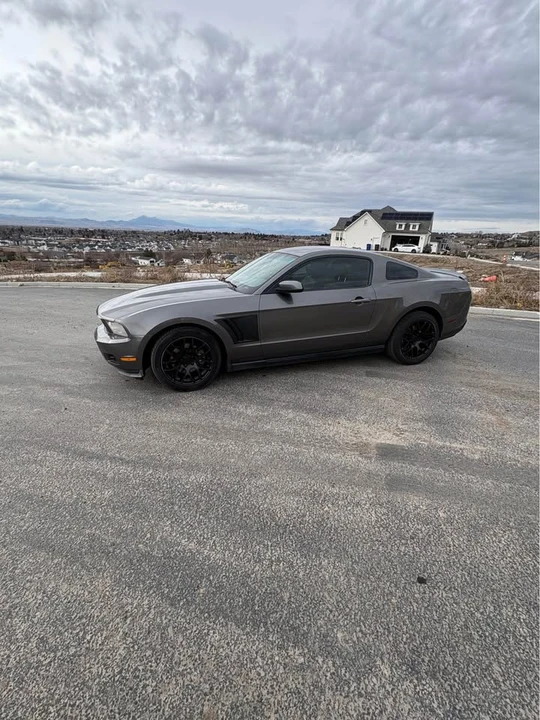 2011 Ford S197 Mustang - Image 2 of 6