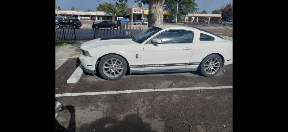 2011 Ford S197 Mustang - Image 2 of 3