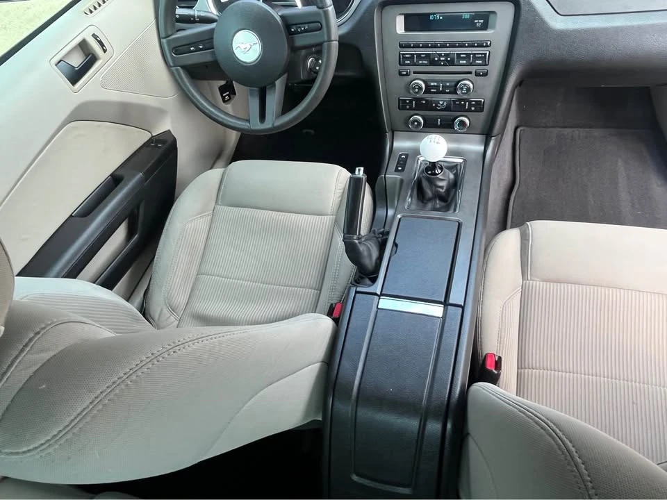 2011 Ford S197 Mustang - Image 9 of 14