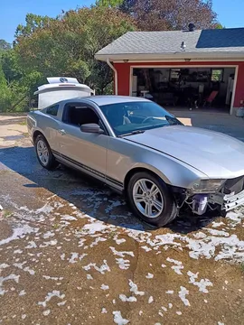 2011 Ford Mustang V6 Coupe 2D