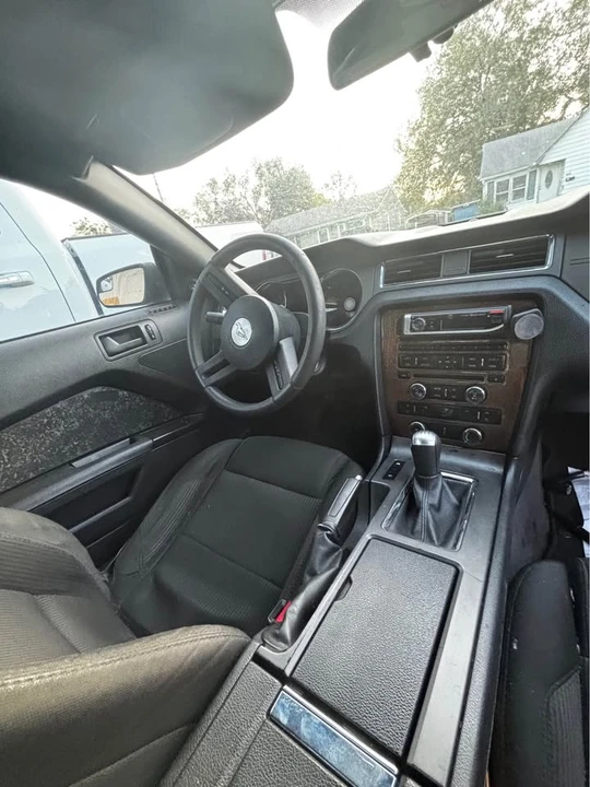 2011 Ford S197 Mustang - Image 8 of 9