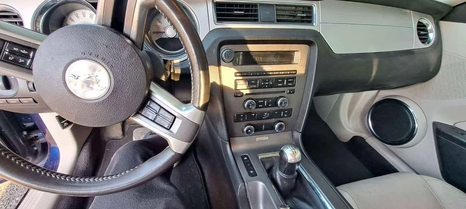 2011 Ford S197 Mustang - Image 13 of 20