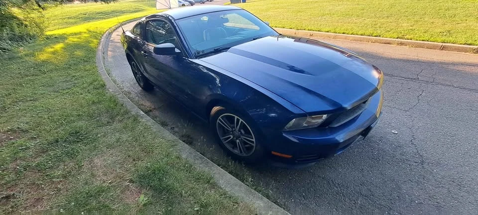 2011 Ford S197 Mustang - Image 9 of 20