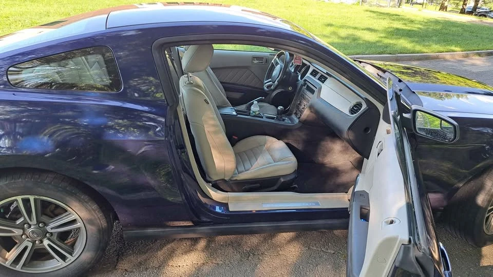 2011 Ford S197 Mustang - Image 18 of 20
