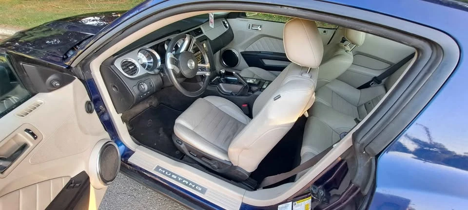 2011 Ford S197 Mustang - Image 11 of 20