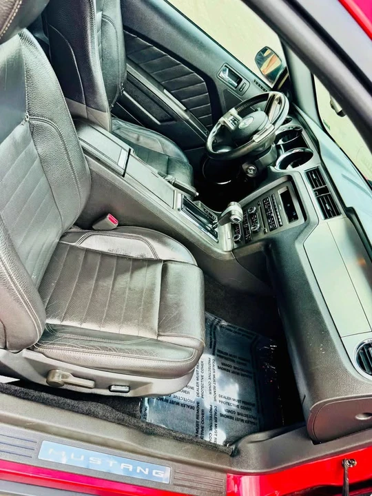 2011 Ford S197 Mustang - Image 13 of 16