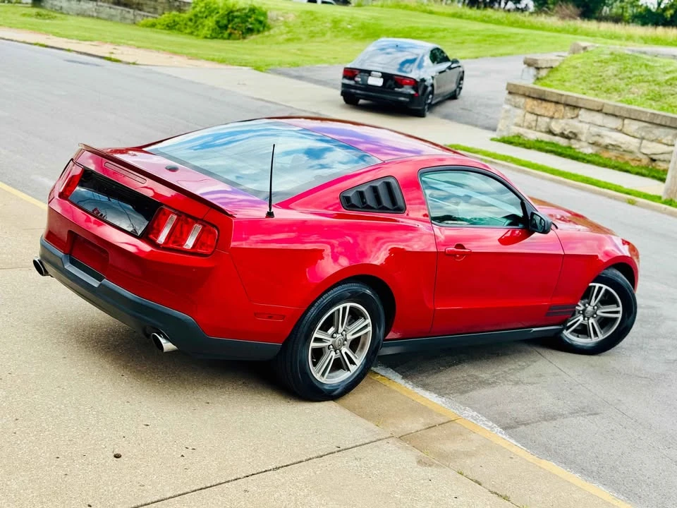 2011 Ford S197 Mustang - Image 5 of 17