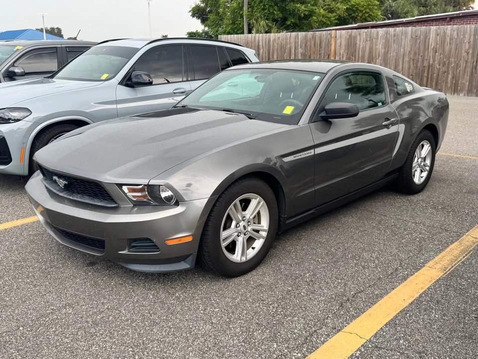 2011 Ford S197 Mustang - Image 2 of 9